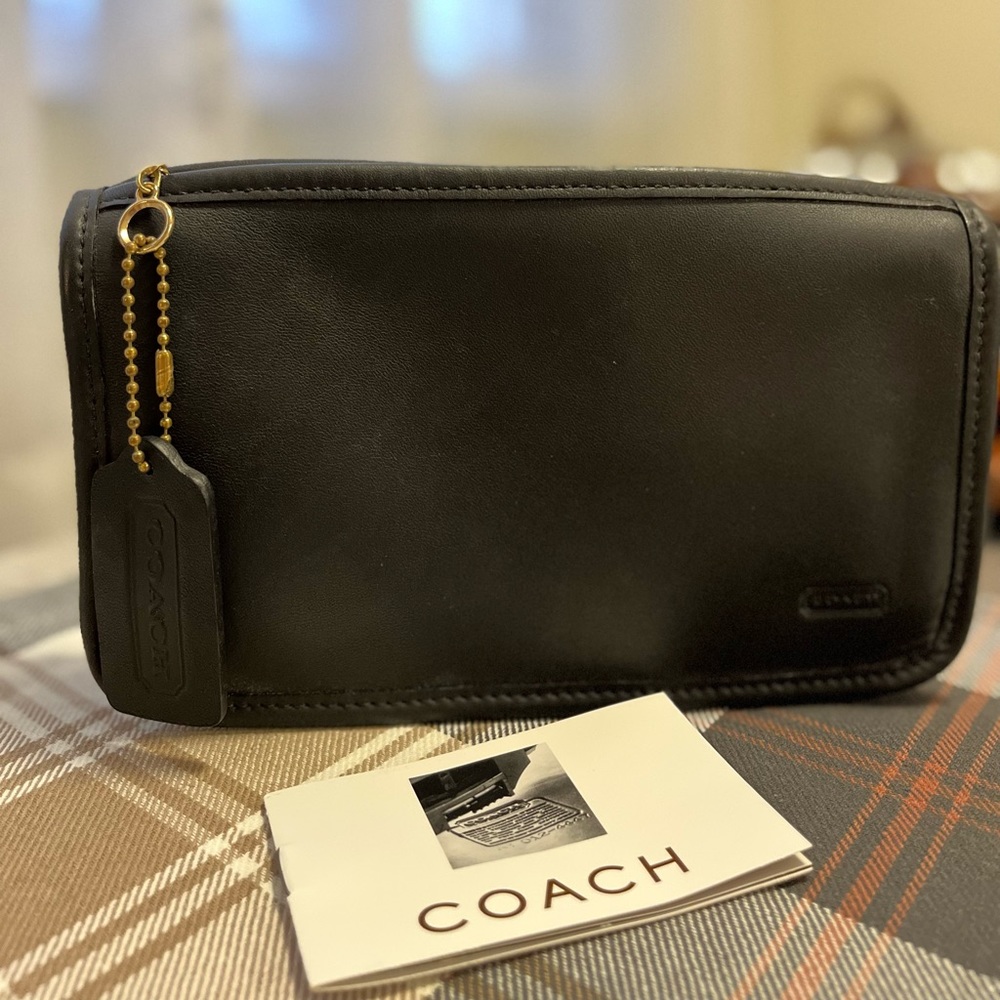 Coach black leather chunky case vintage
